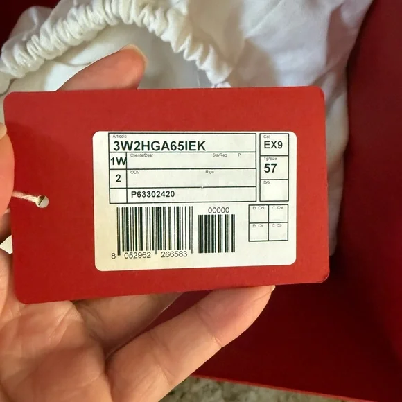 Valentino Garavani Black and Cream Patterned Bucket Hat - Picture 7 of 13